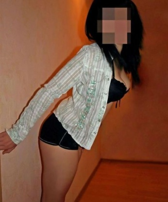 Молодая, страстная и игривая брюнетка пригласит к себе в уютное гнездышко. Готова исполнить твои самые смелые фантазии. 13874, 21 год